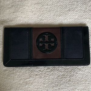 Tory Burch wallet